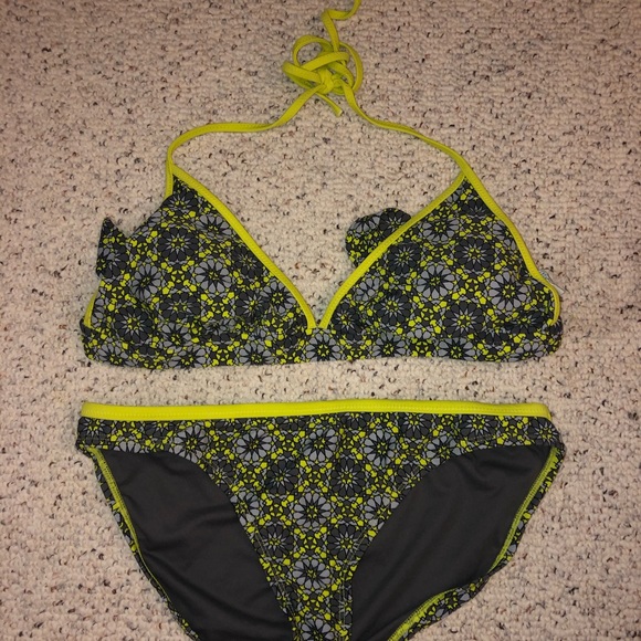 Bathing suit - Picture 2 of 3